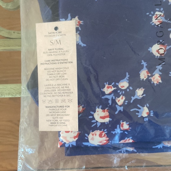 Morgan lane light floral satin robe - Picture 4 of 5